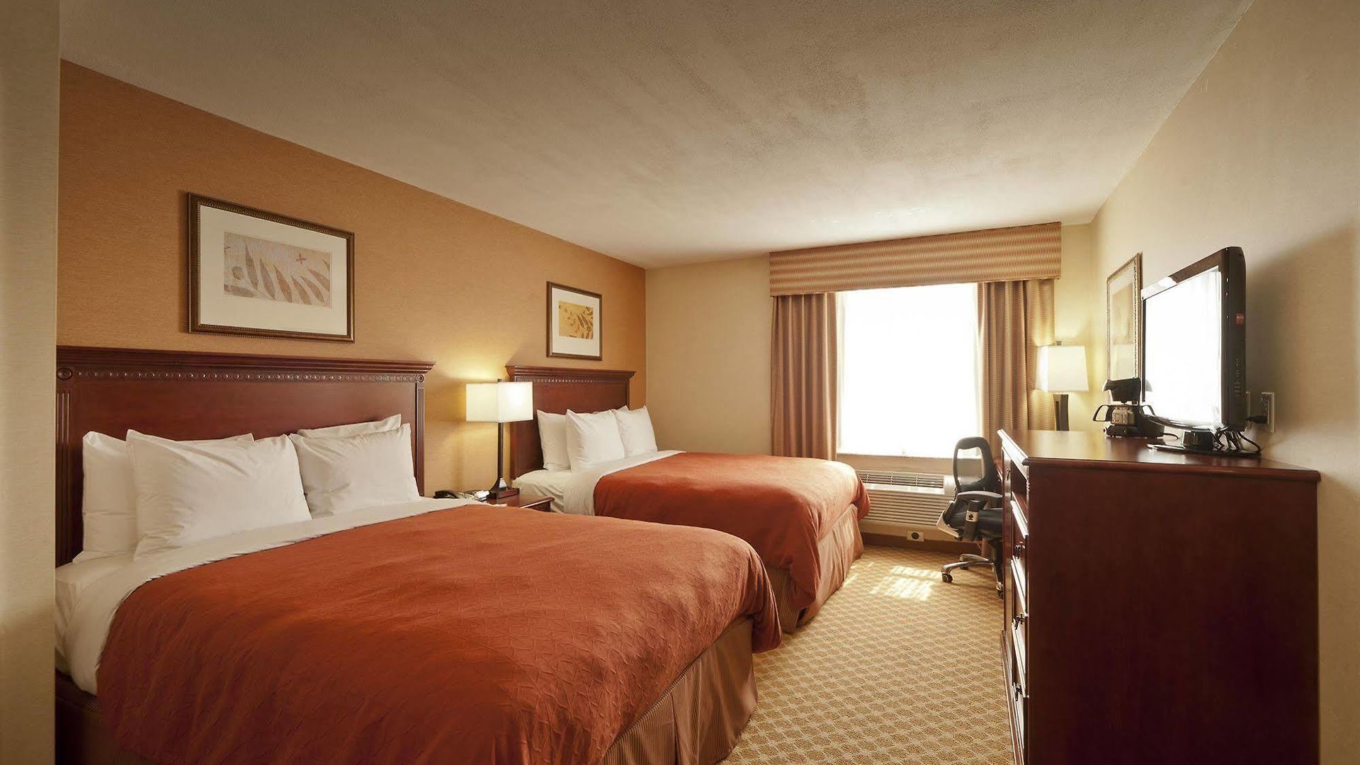 Hotel Queens County And New York