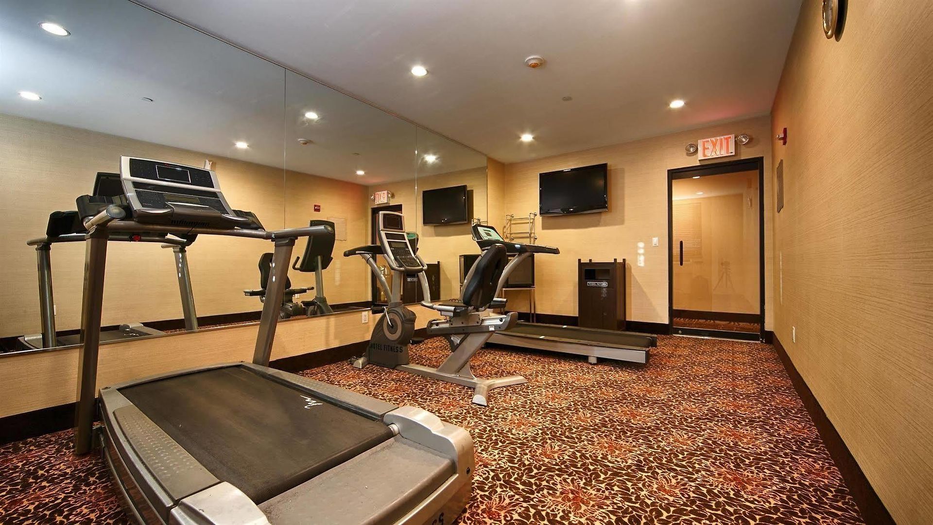 Western Plaza 3*