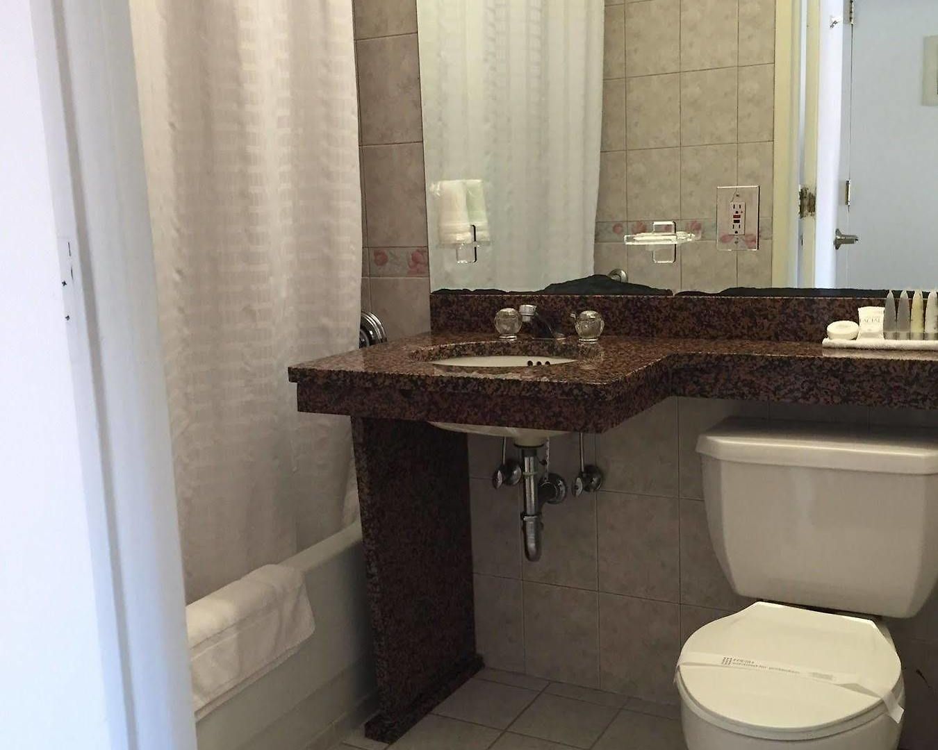 Chelsea Savoy Hotel 3*