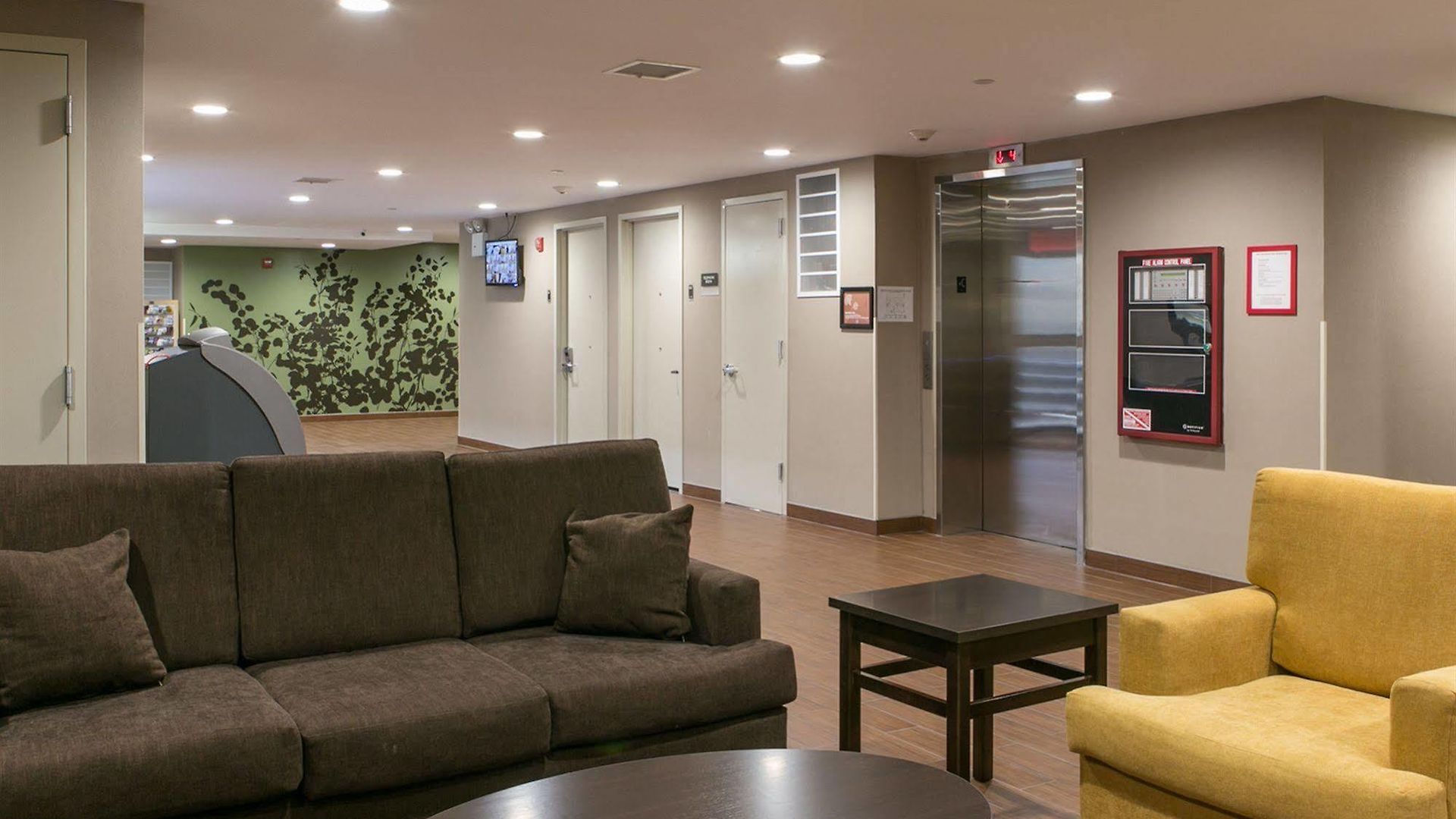 Days By Wyndham Brooklyn Borough Park