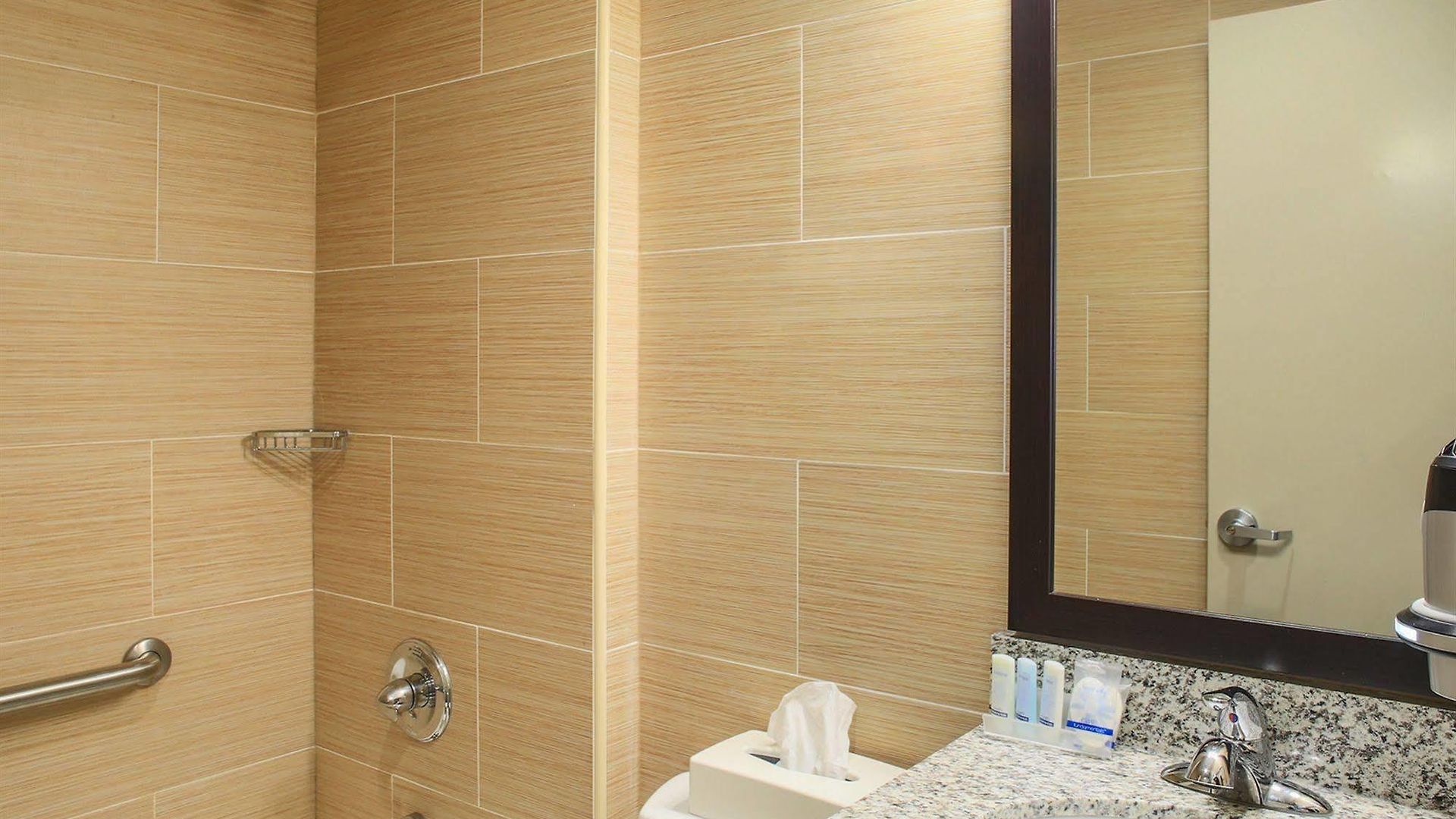 Days By Wyndham Brooklyn Borough Park New York