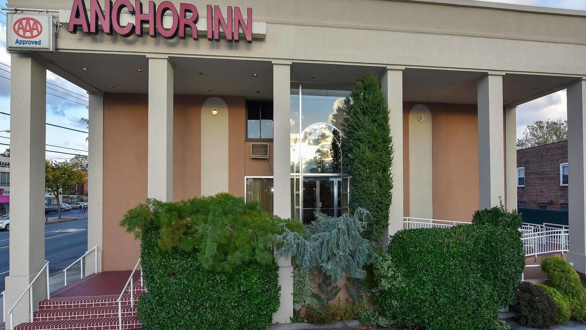 Anchor Hotel