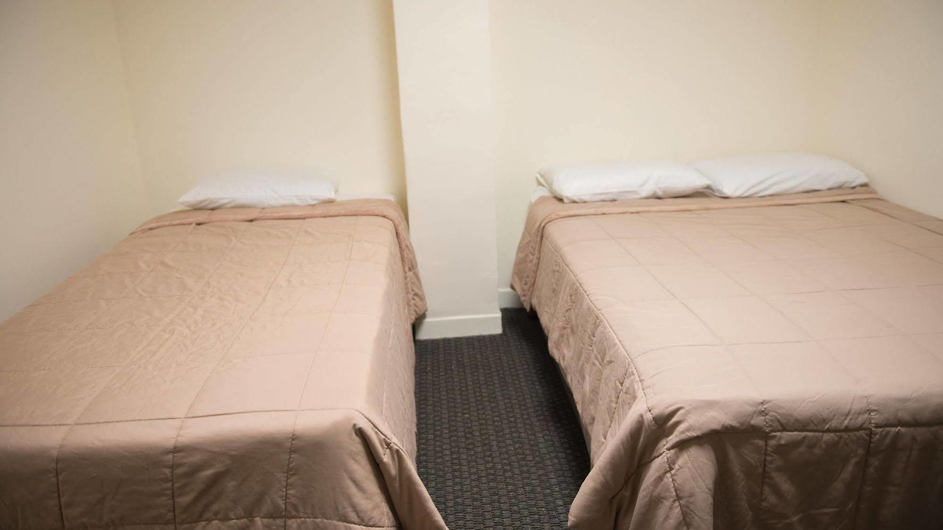 Flushing Ymca Hostel *