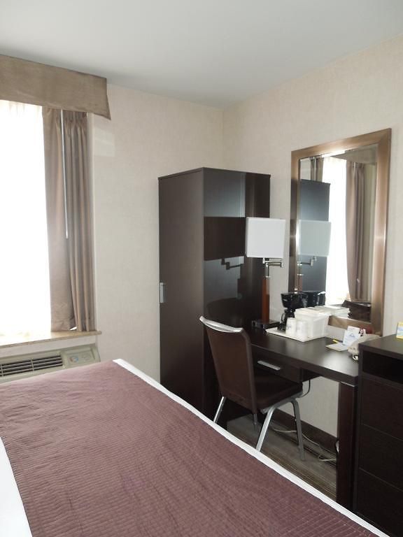Days By Wyndham Jamaica / Jfk Airport