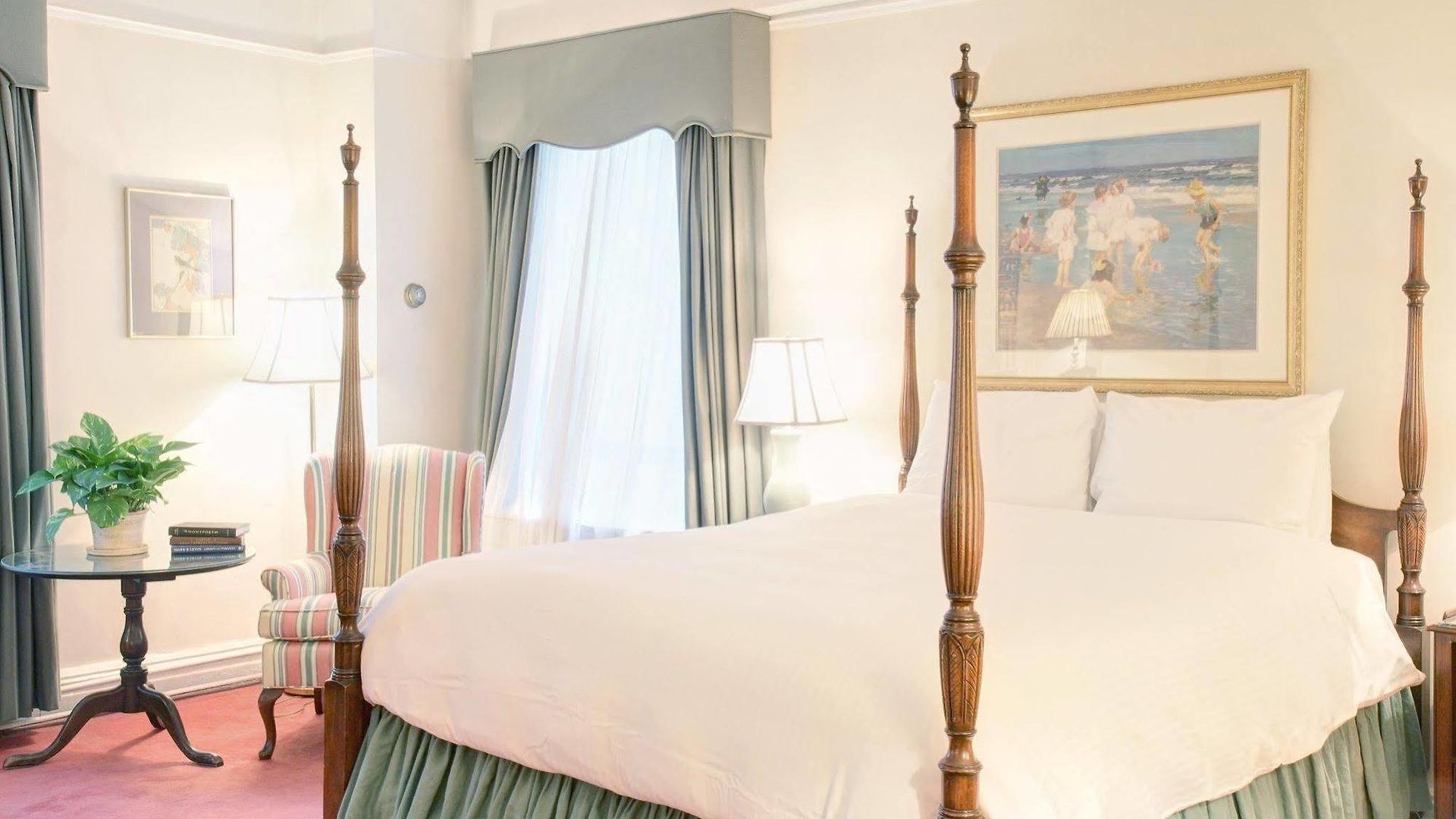 Hotel Roger Smith 3*