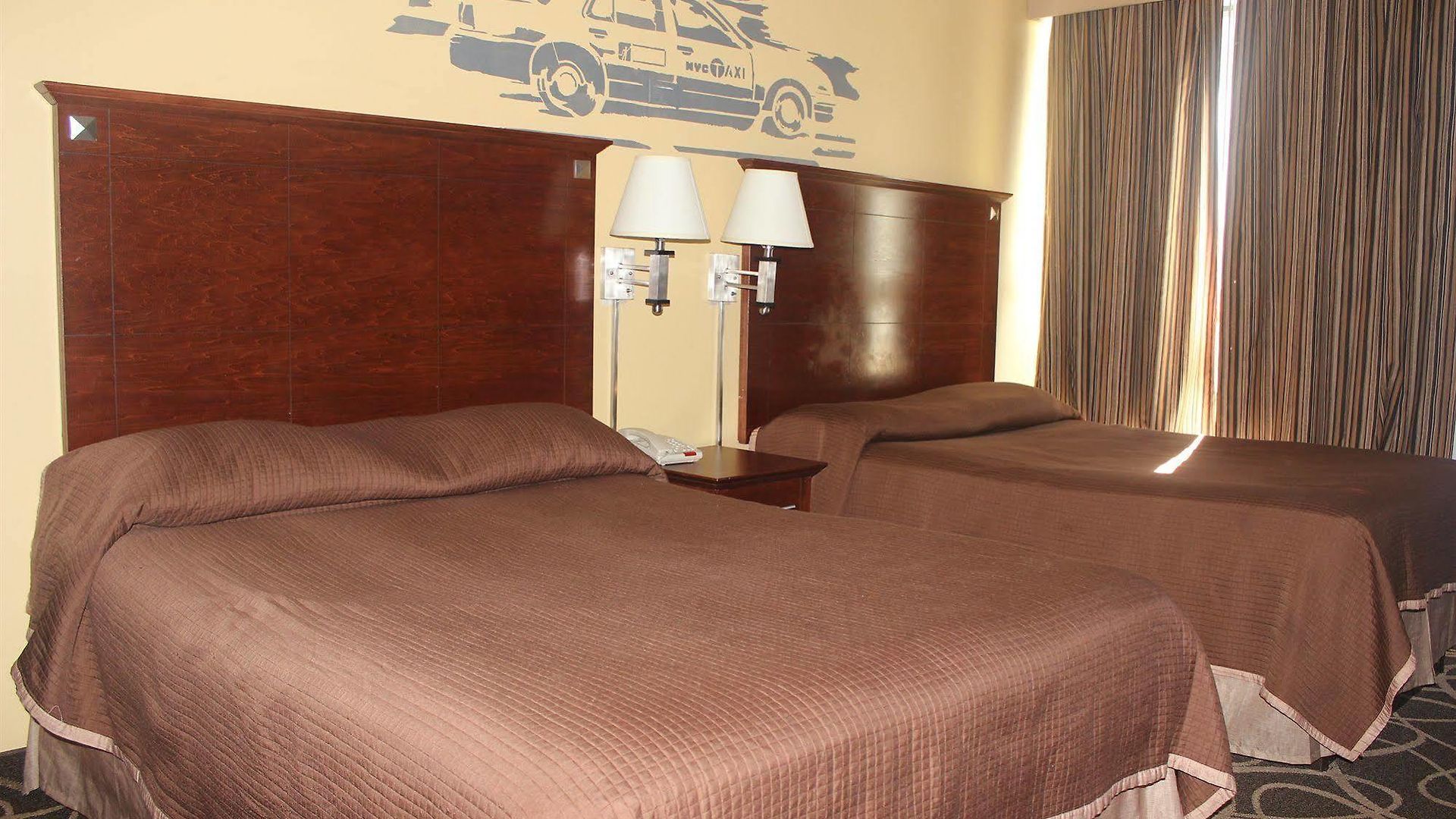Howard Johnson Queens Village Hotel