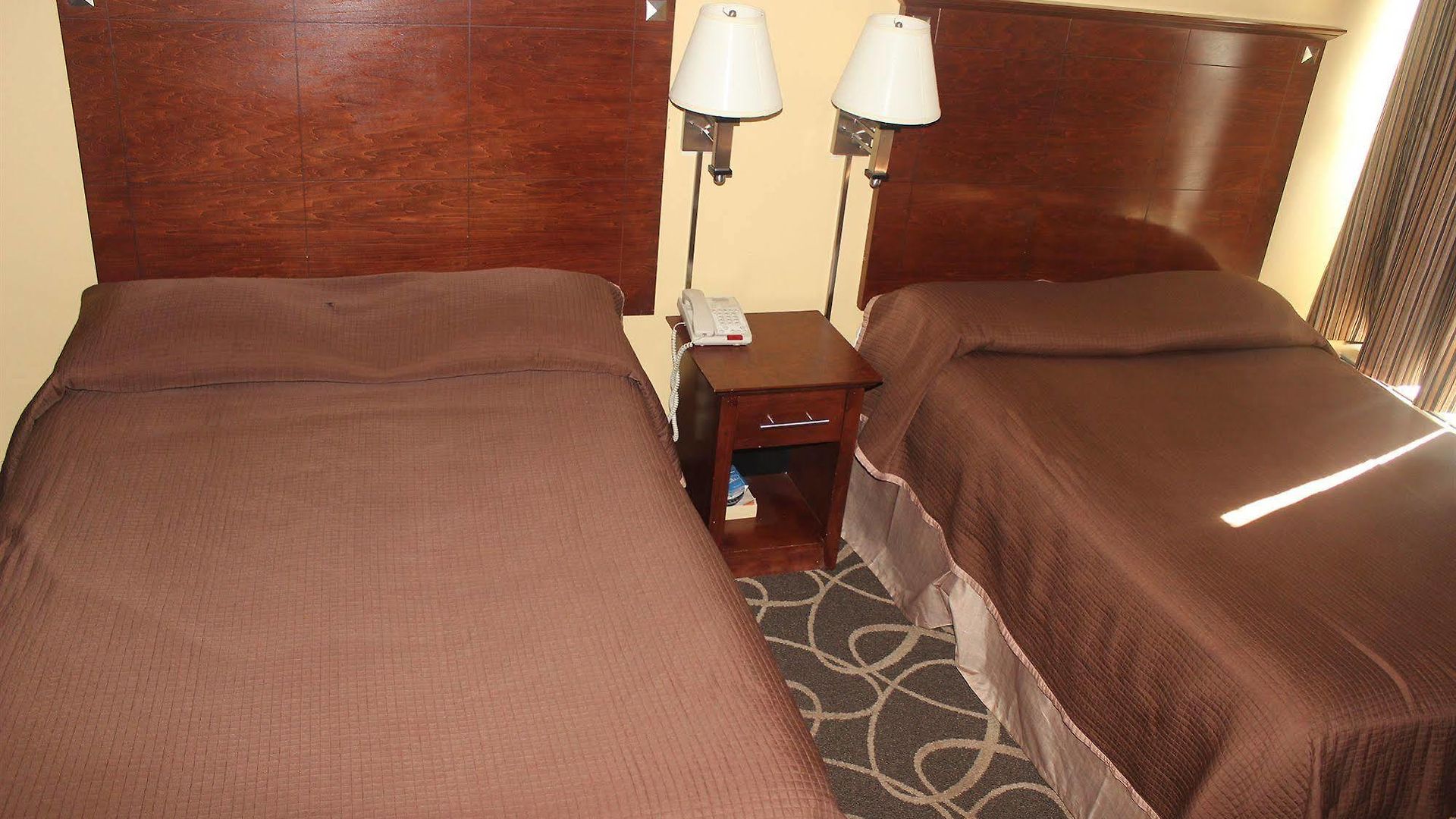 Hotel Howard Johnson Queens Village 2*