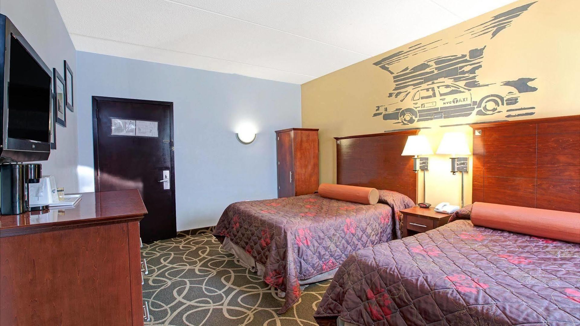 Howard Johnson Queens Village Hotel 2*