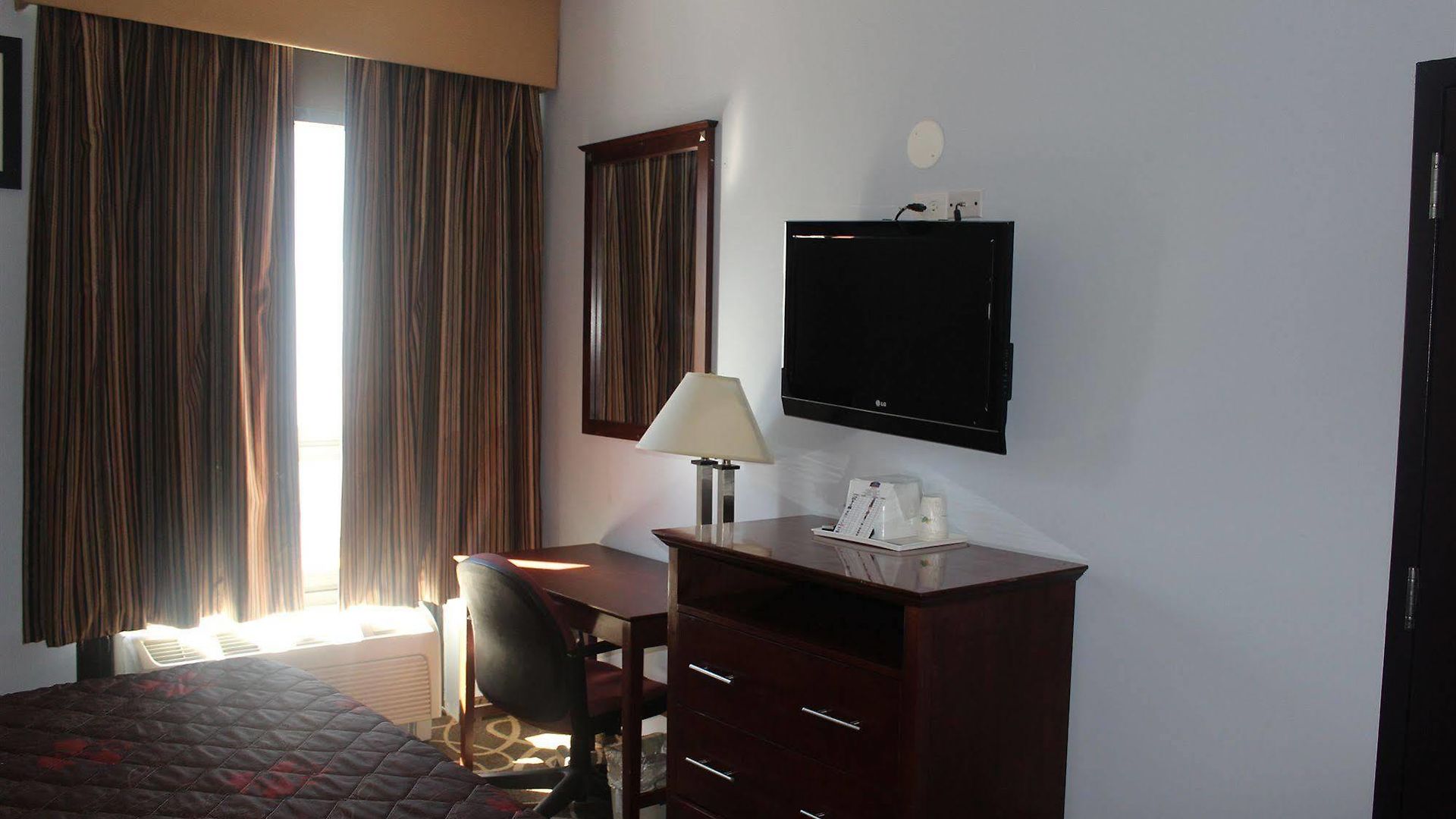 Howard Johnson Queens Village 2* New York