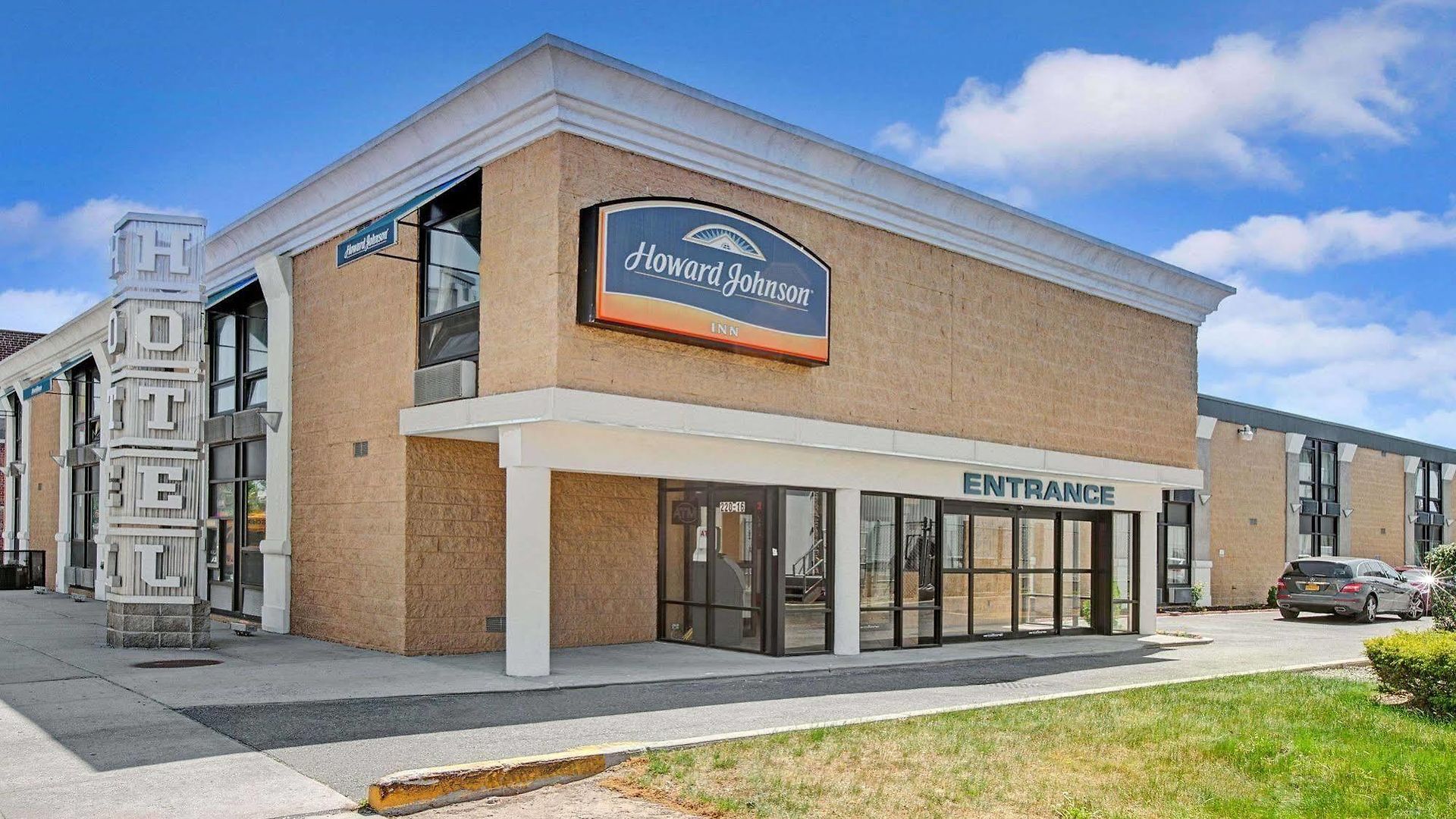 Howard Johnson Queens Village Hotel 2*