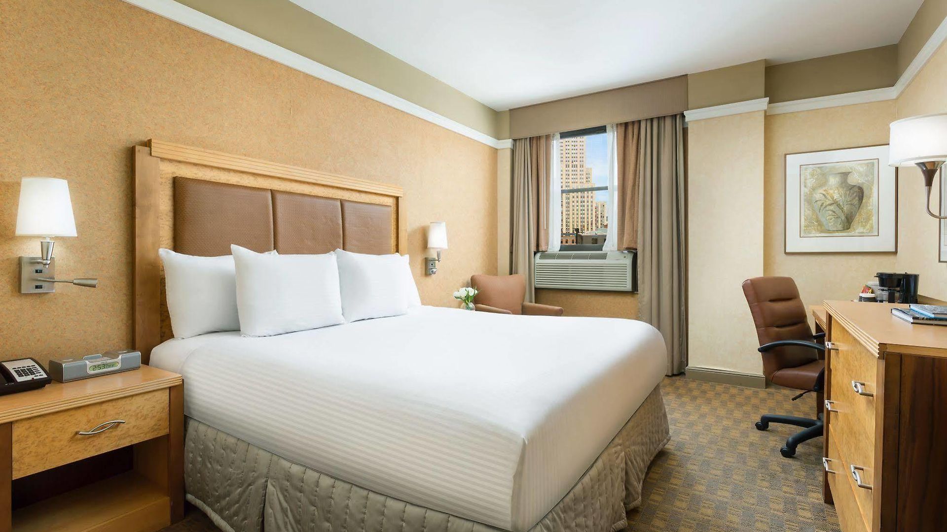 Nyma, The Manhattan Hotel New York