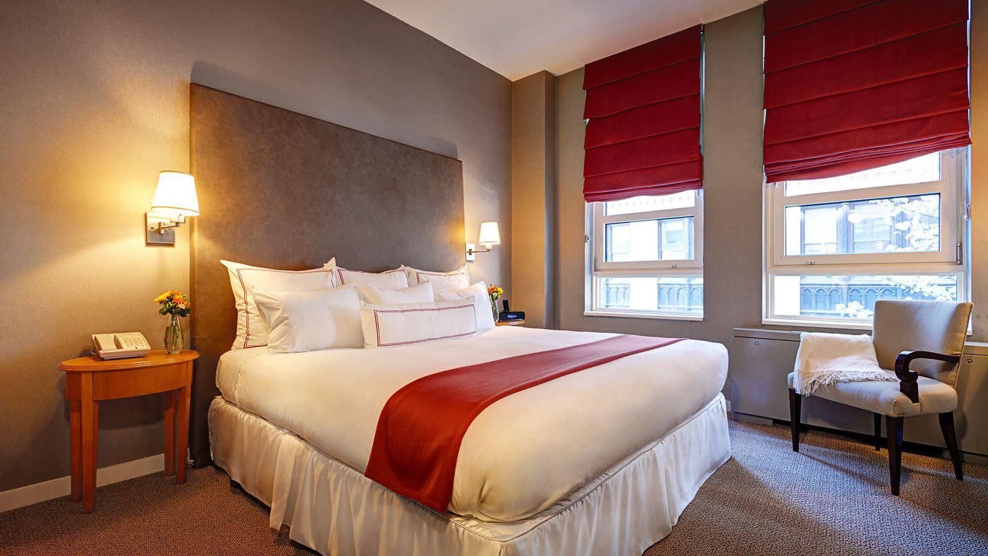 Giraffe By Library Collection Hotel New York