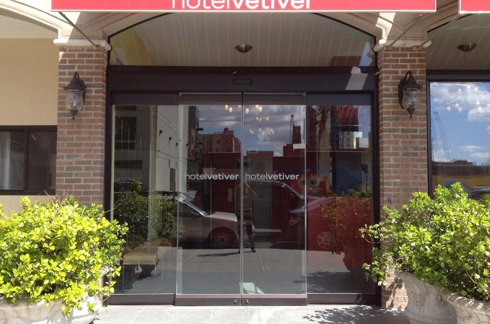 Vetiver / Manhattan Skyline Hotel 3*
