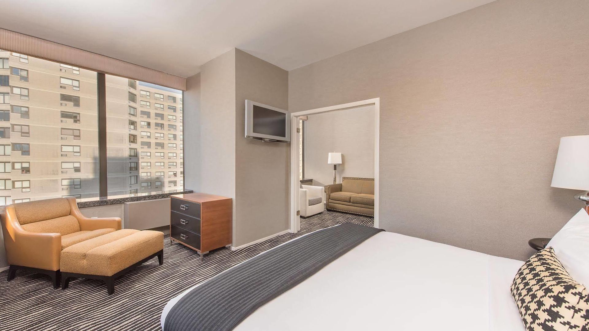 Bentley Hotel 4*