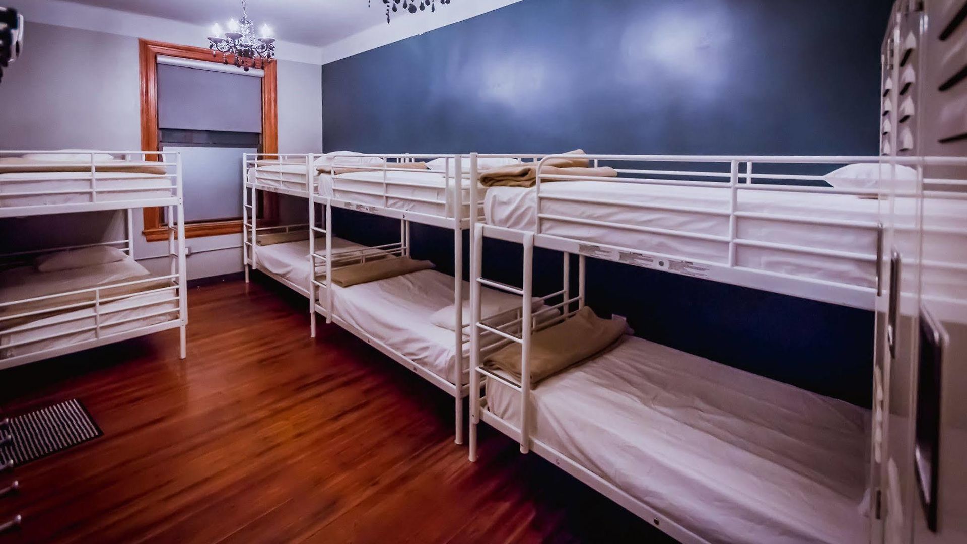 Hostel Q4 And *