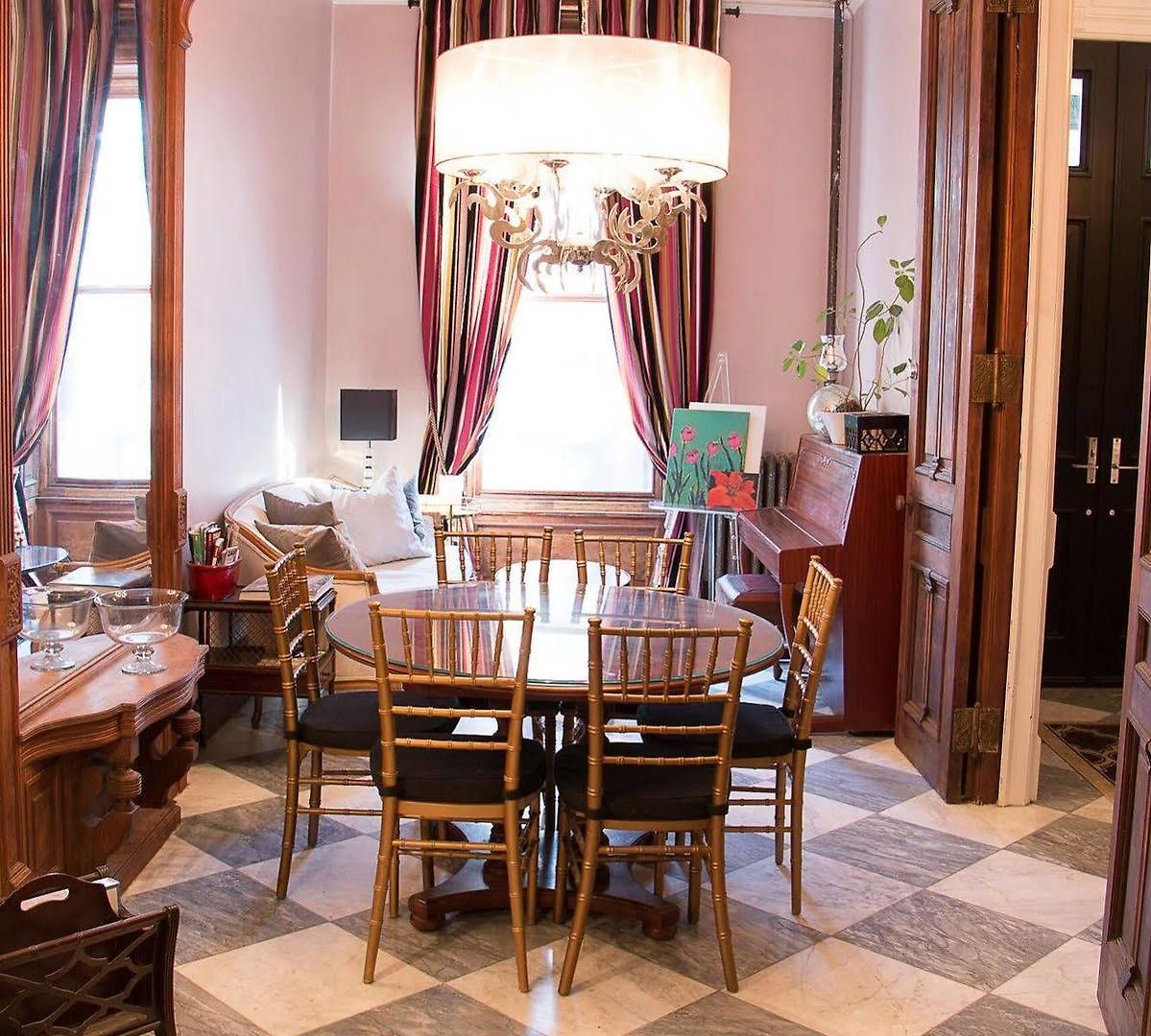 Guest house 255west New York