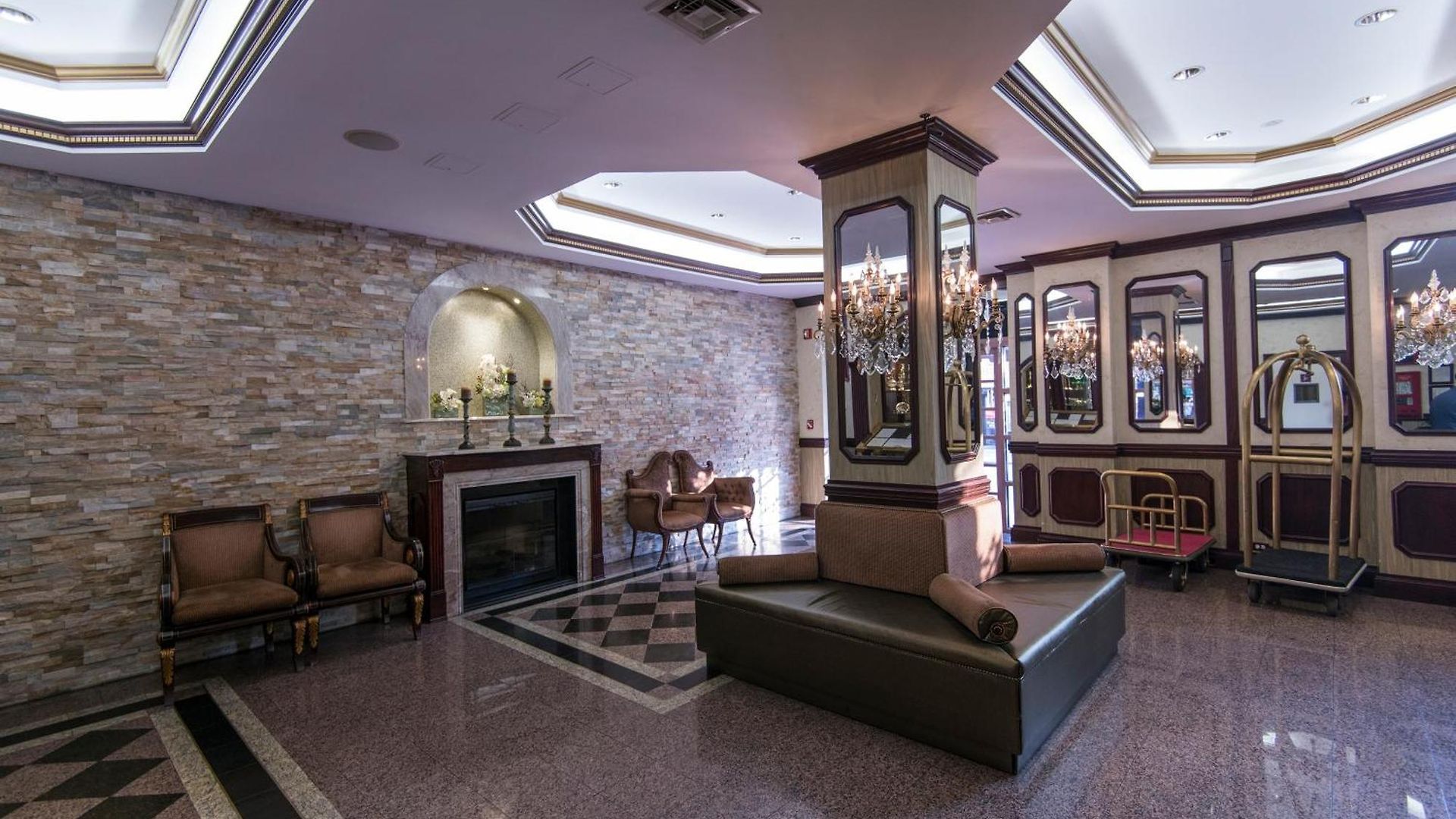Hotel The Avenue Plaza