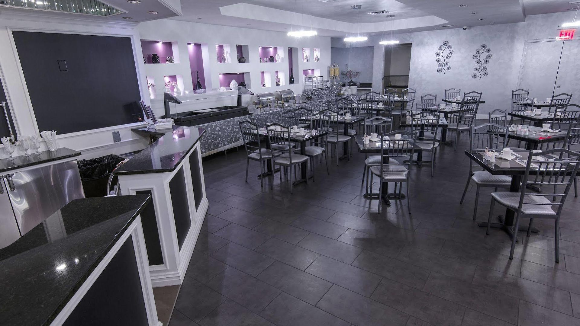 The Avenue Plaza 3*