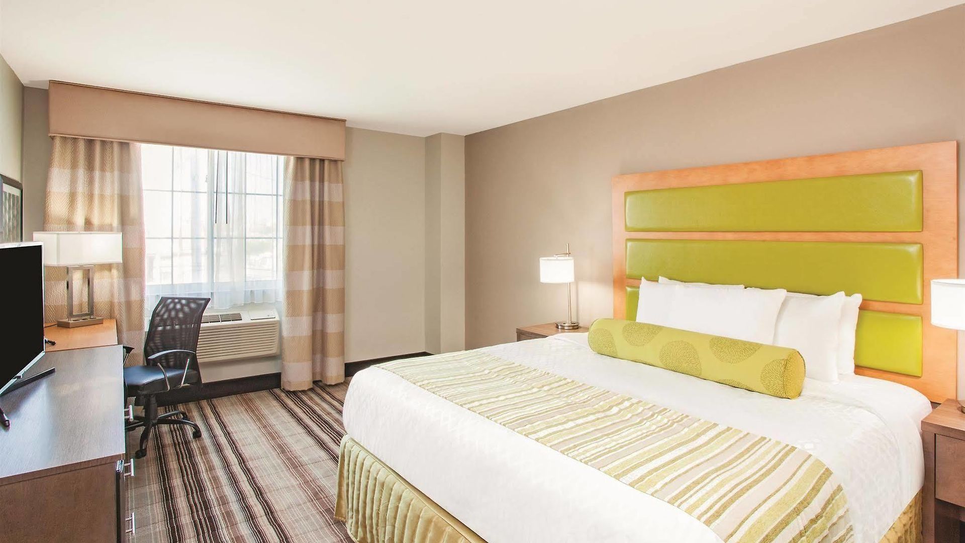Hotel La Quinta & Far Rockaway -