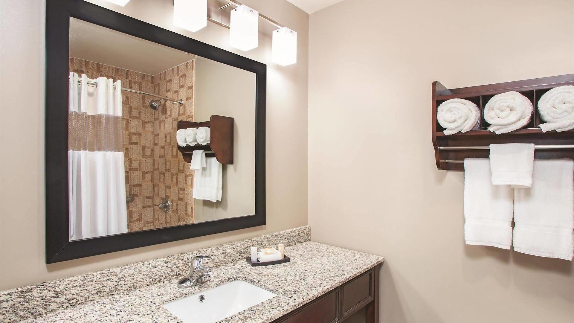 La Quinta & Far Rockaway - Hotel 2*