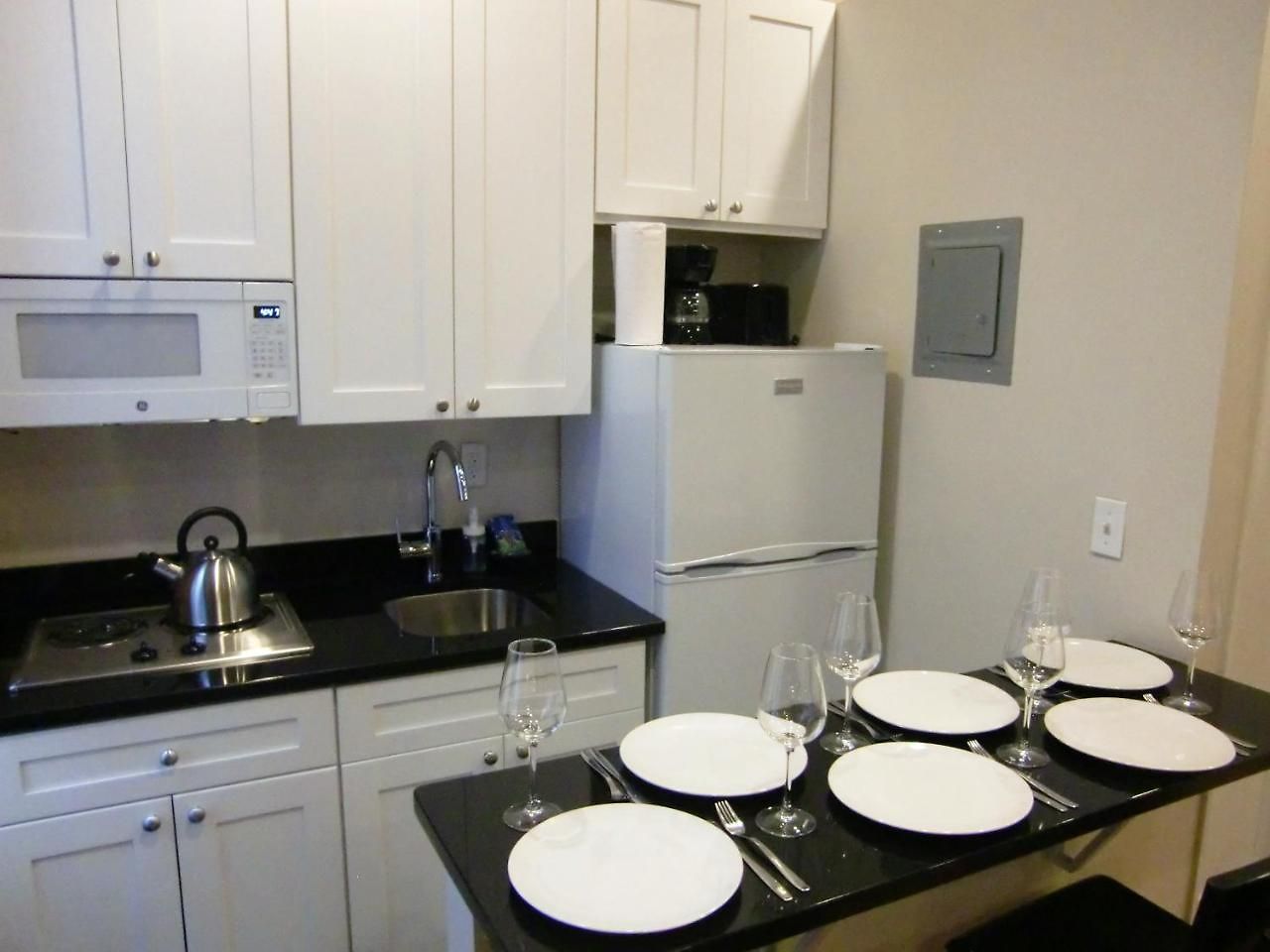 Midtown Manhattan Apartment *