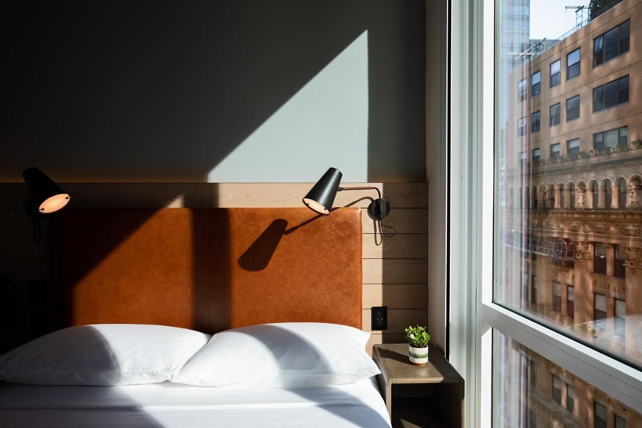 Moxy Nyc Downtown Hotel 3*