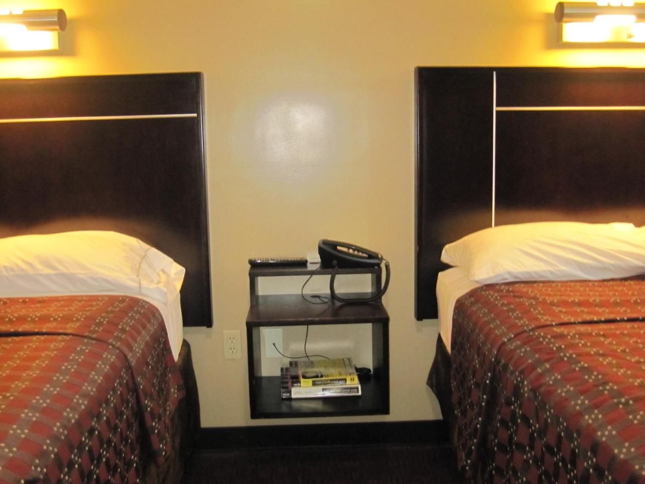 Red Roof Inn Flushing Hotel 2*