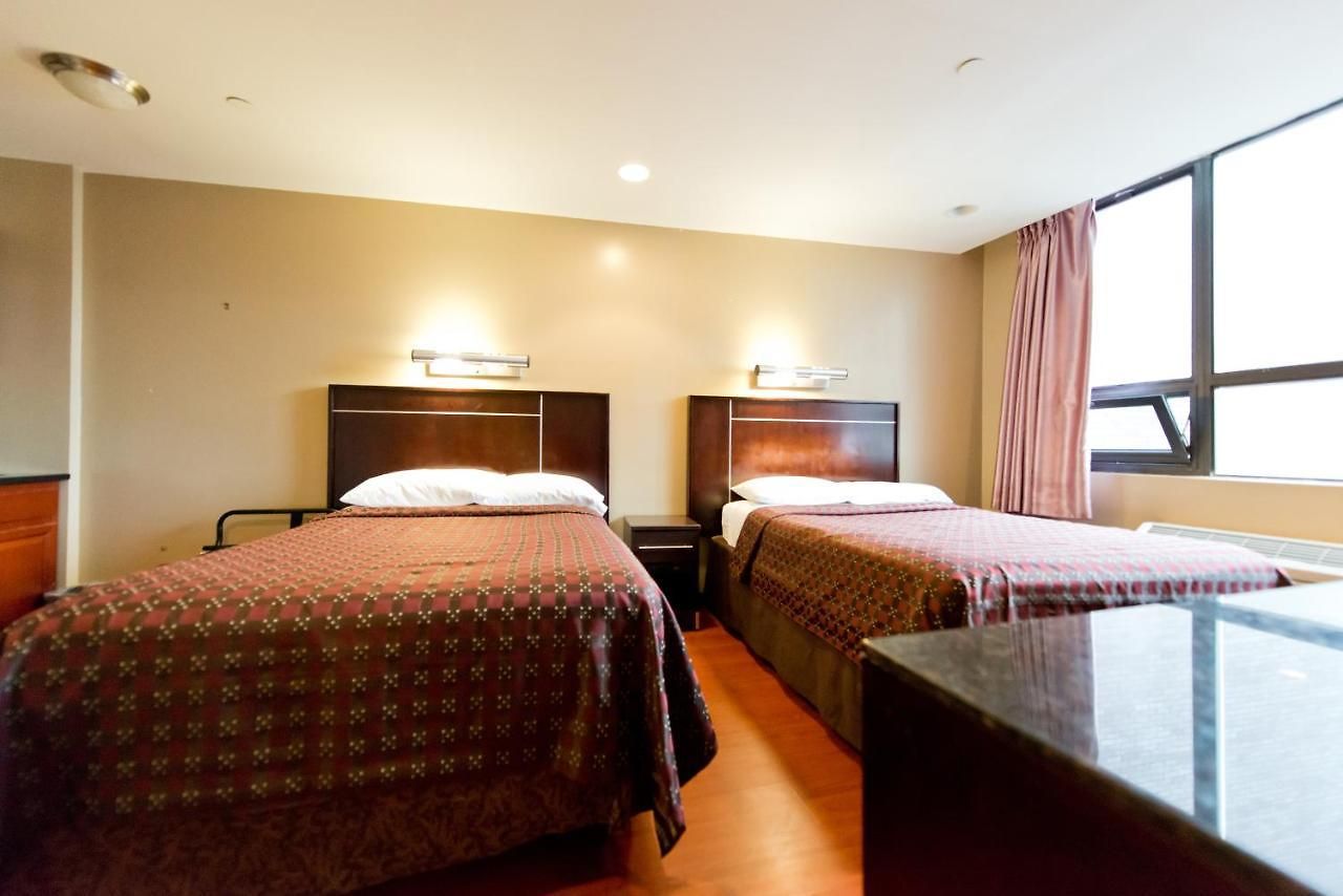 Red Roof Inn Flushing Hotel 2*