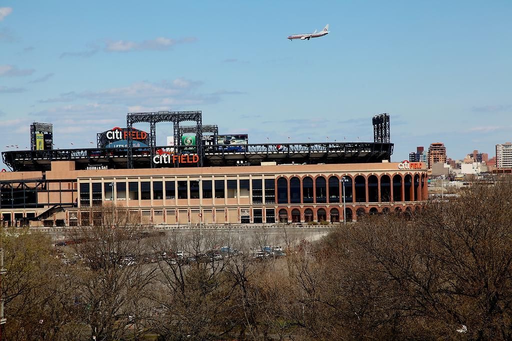 - Laguardia Airport 3*