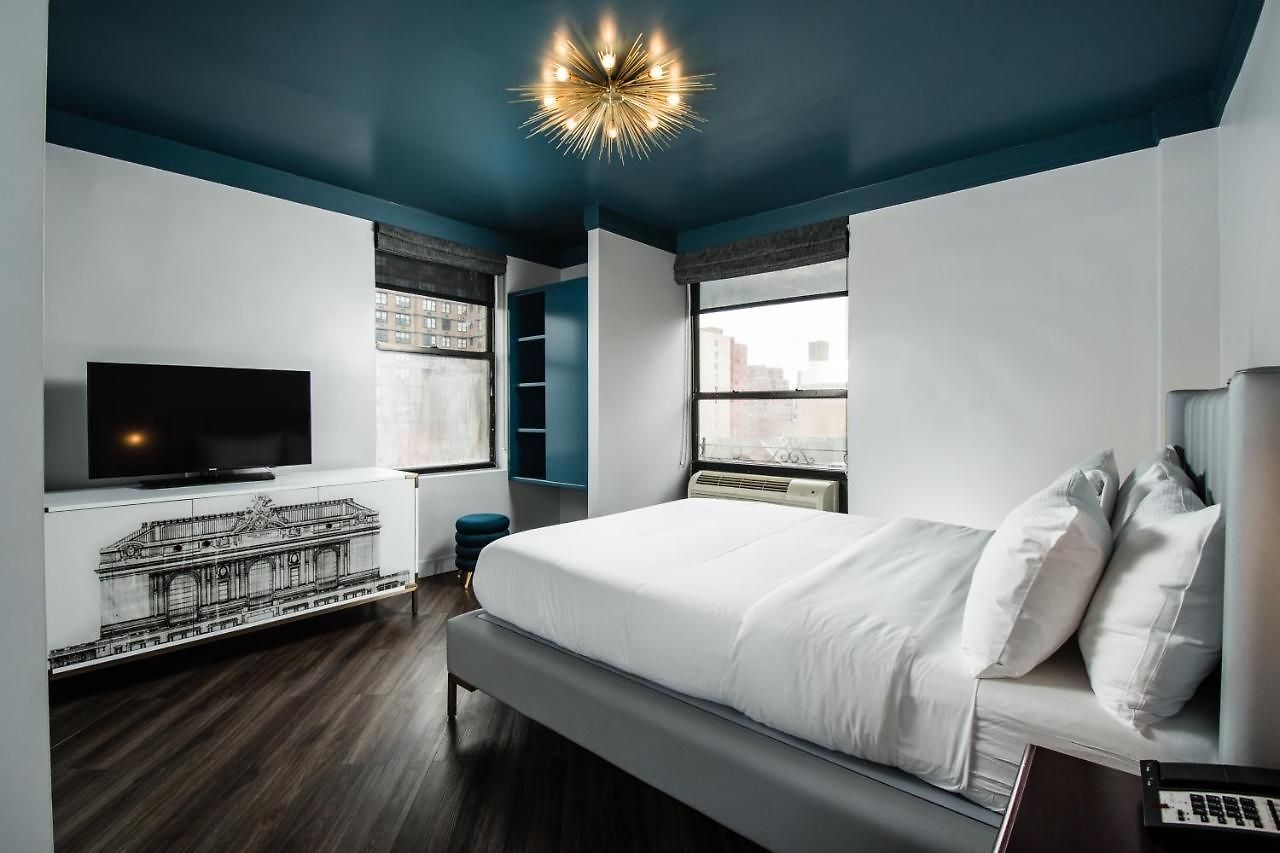 The At Hotel 3*