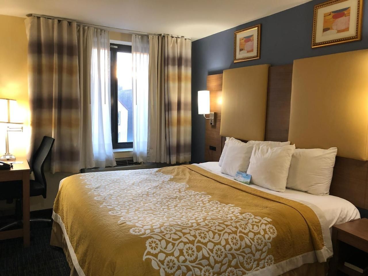 Days Brooklyn Hotel