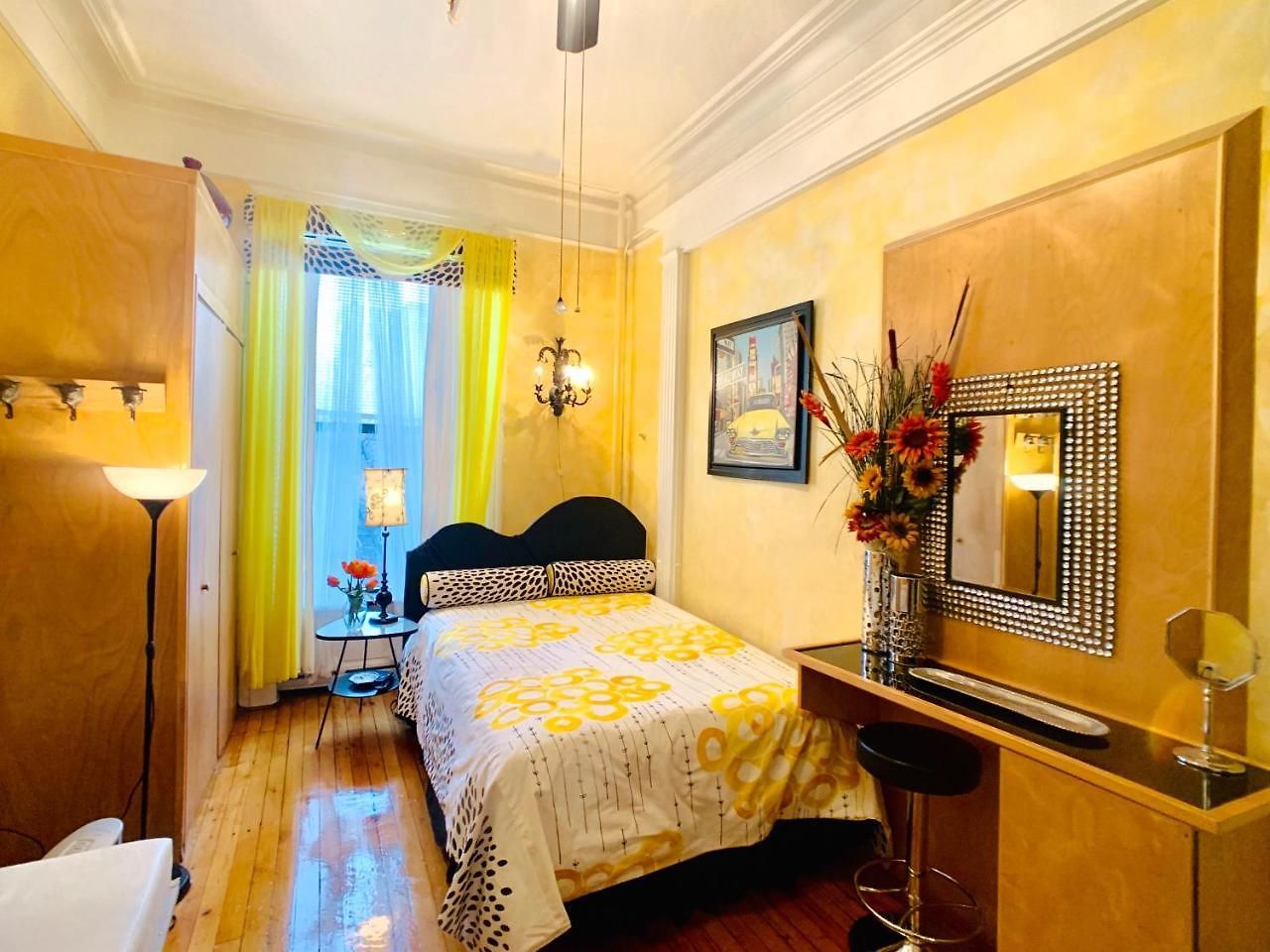 Hotel The International Cozy 3*