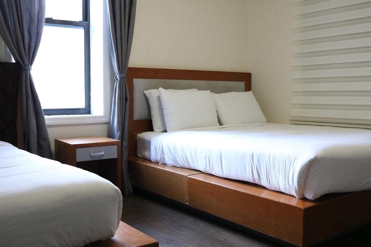 Midtown West 3*