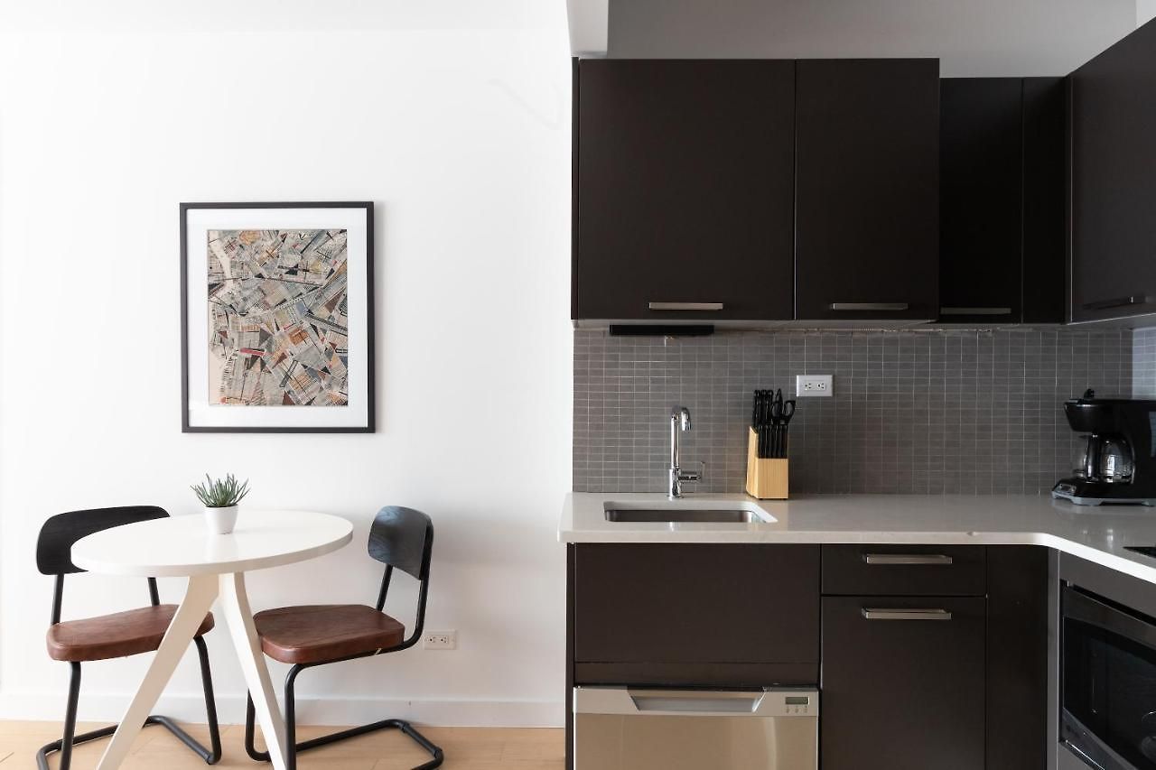 Modern Midtown East Suites By Sonder *