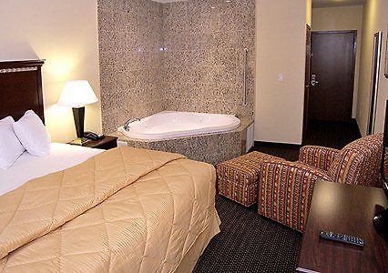 Travelodge By Wyndham Queens