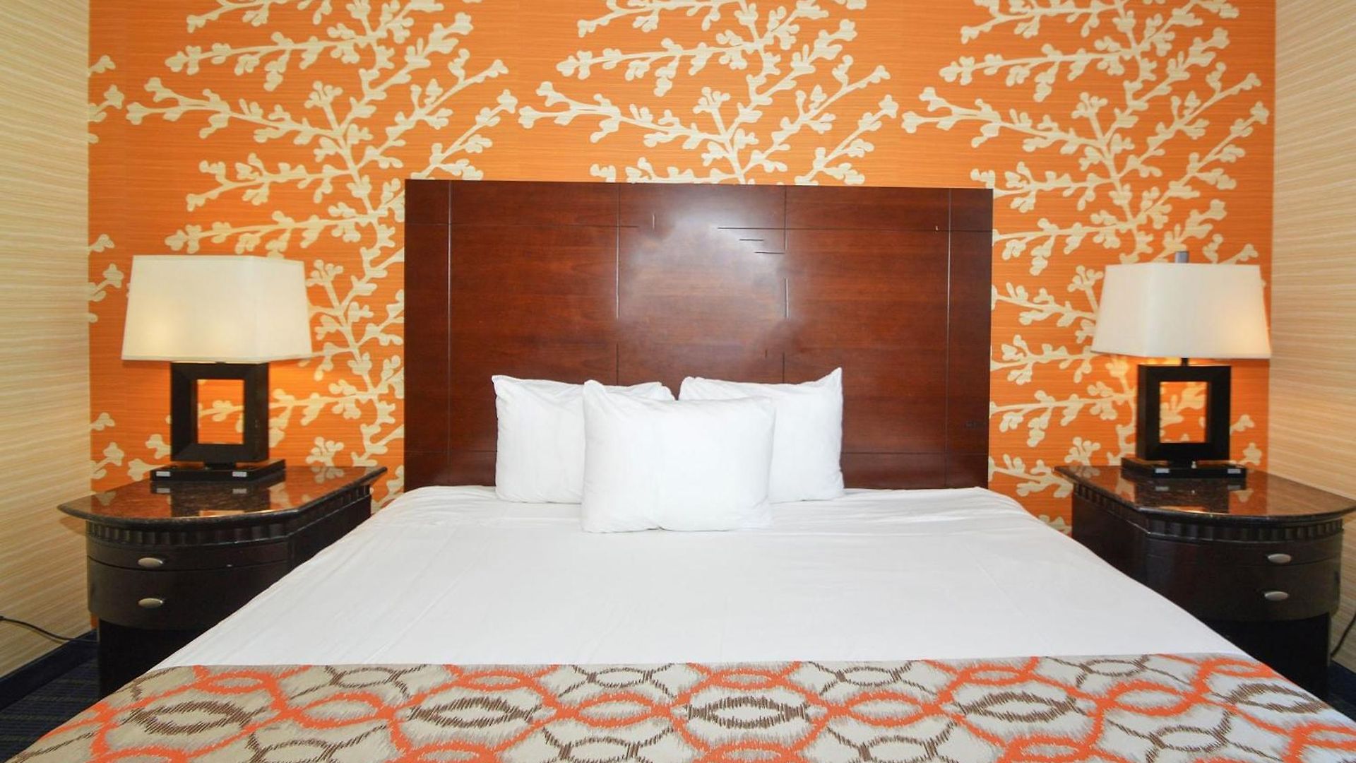 - Laguardia Airport 3*