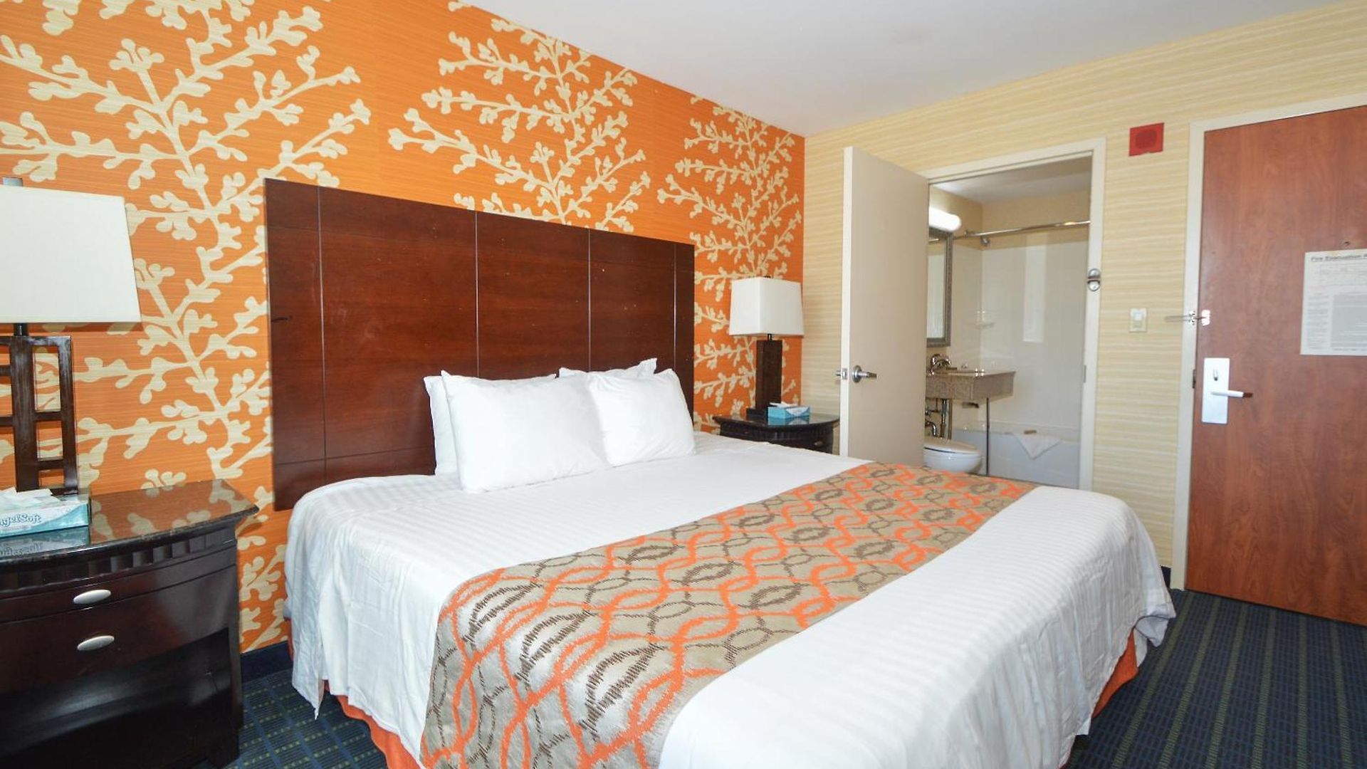 - Laguardia Airport 3*