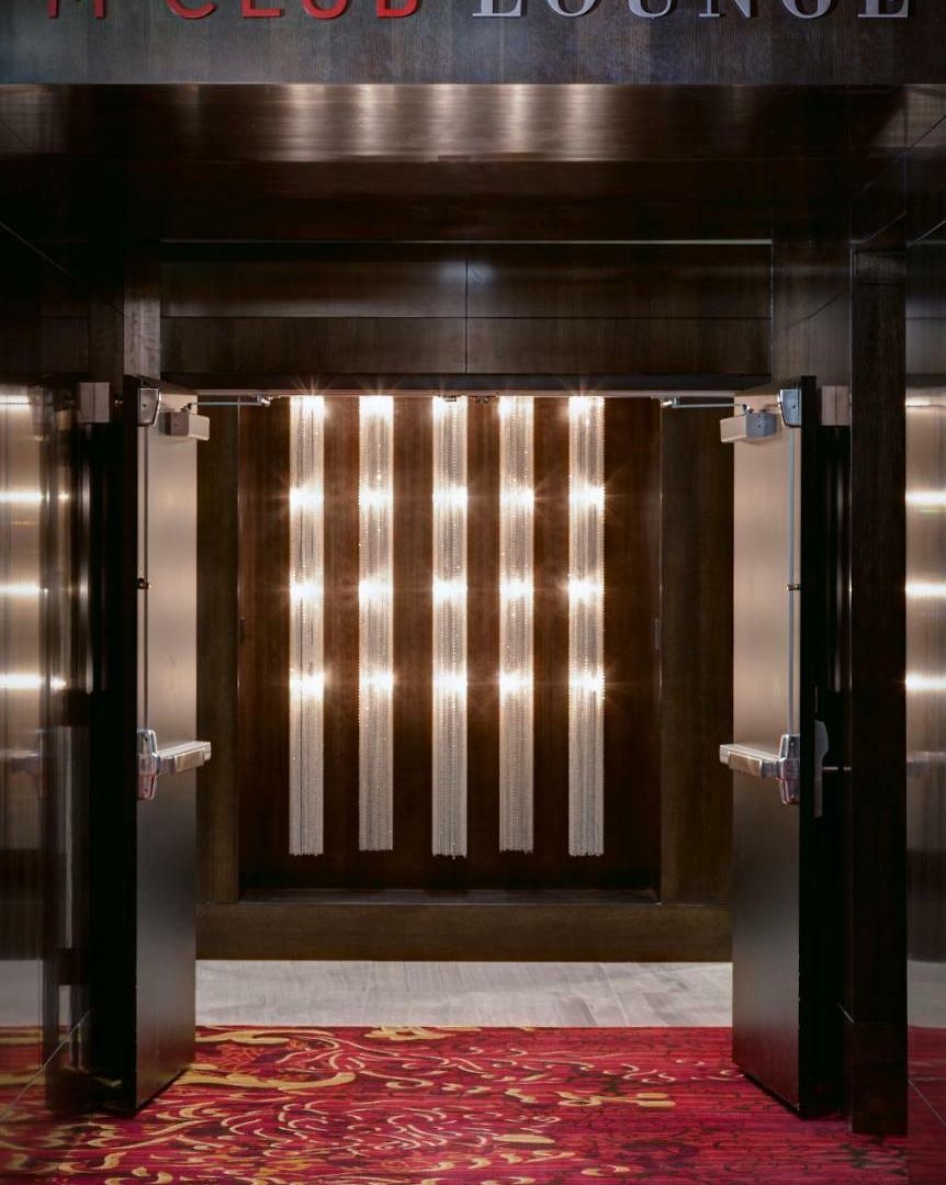 Marriott East Side Hotel