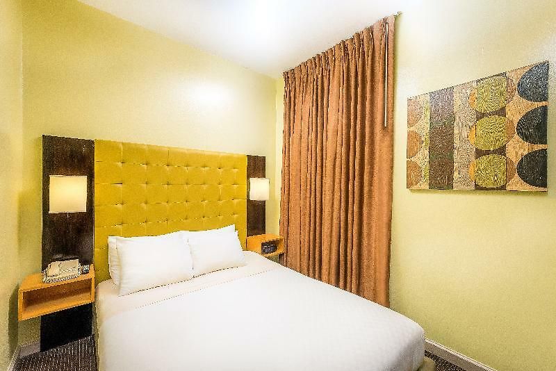 Park West Hotel 3*