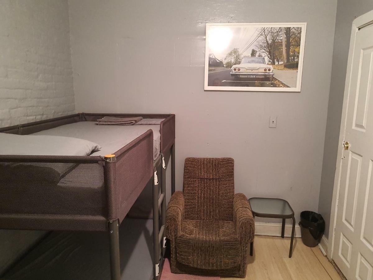 Guest house 4you Train 3 Kingston Ave New York