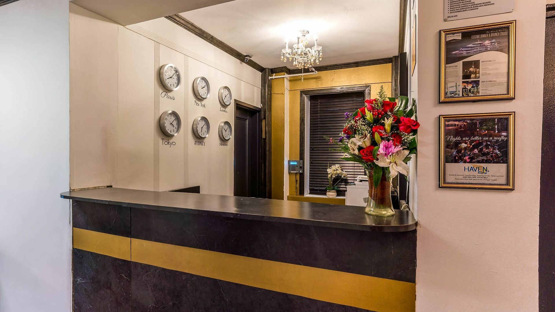 Royal Park Hostel *