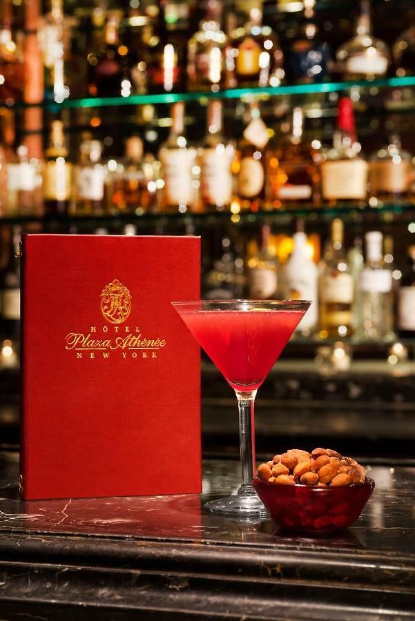 Plaza Athenee Hotel