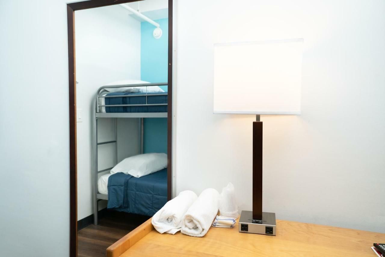 Hostel West Side Ymca