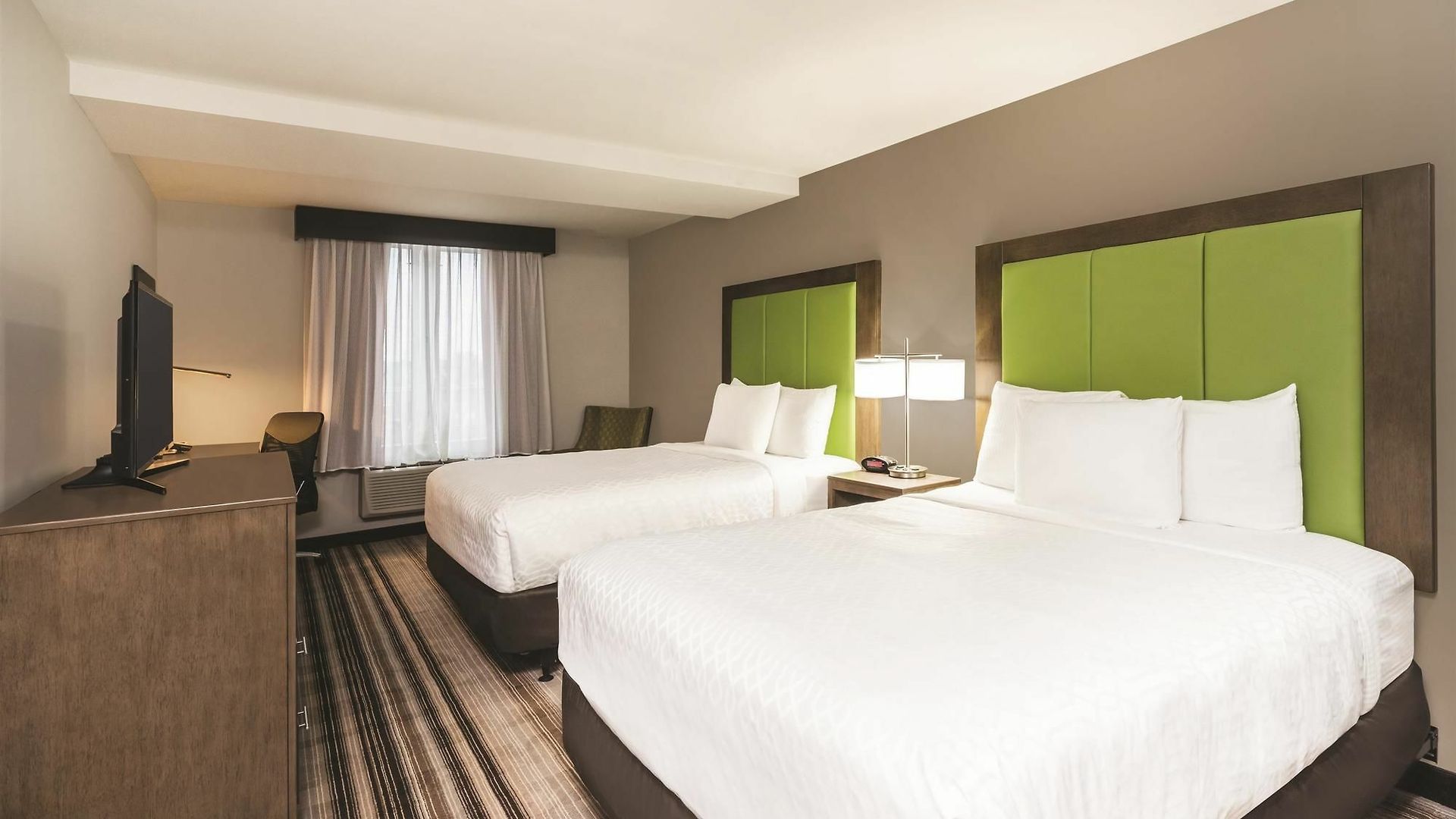 La Quinta By Wyndham Brooklyn Hotel