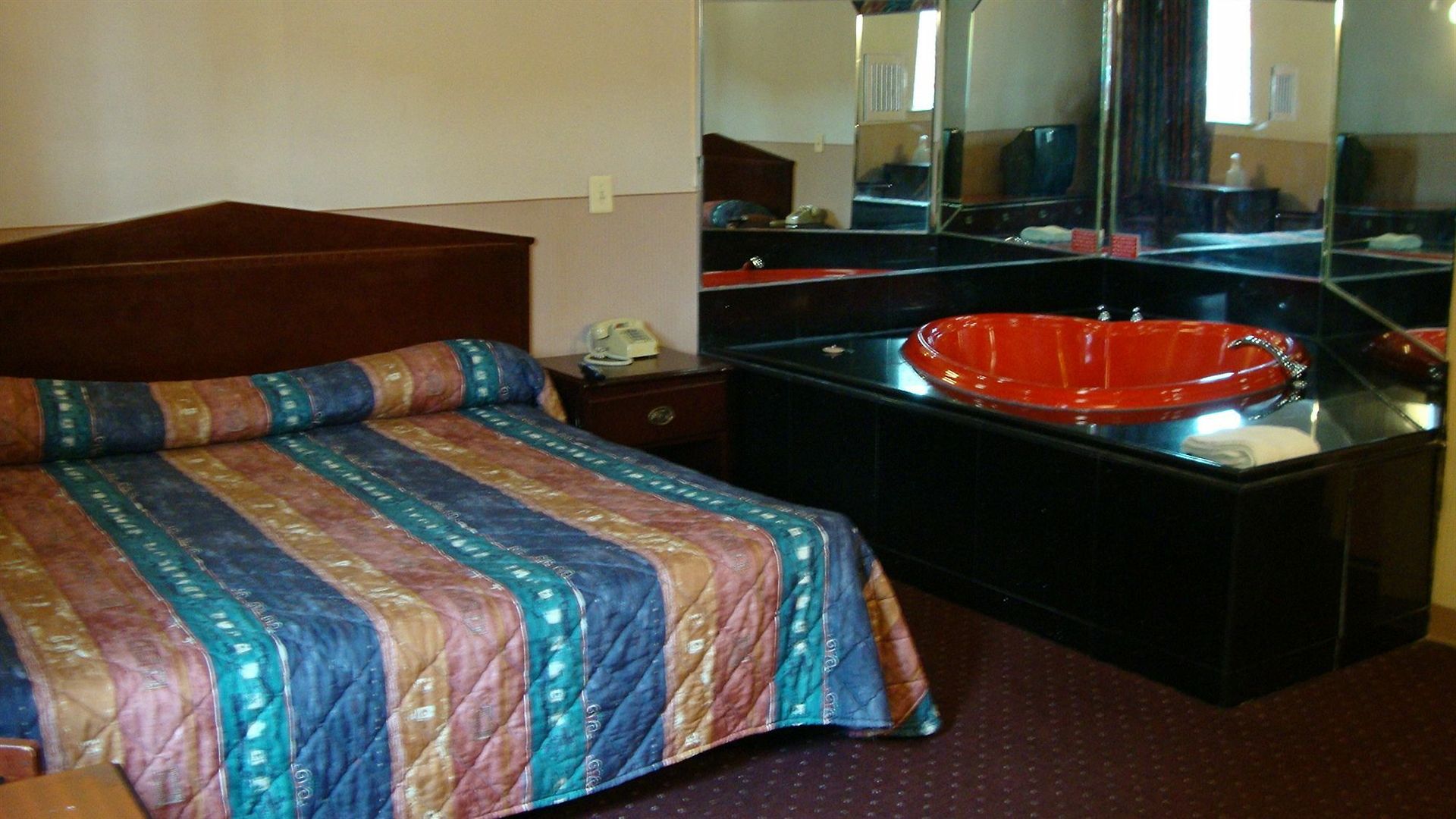 Riviera Motor Brooklyn Hotel New York