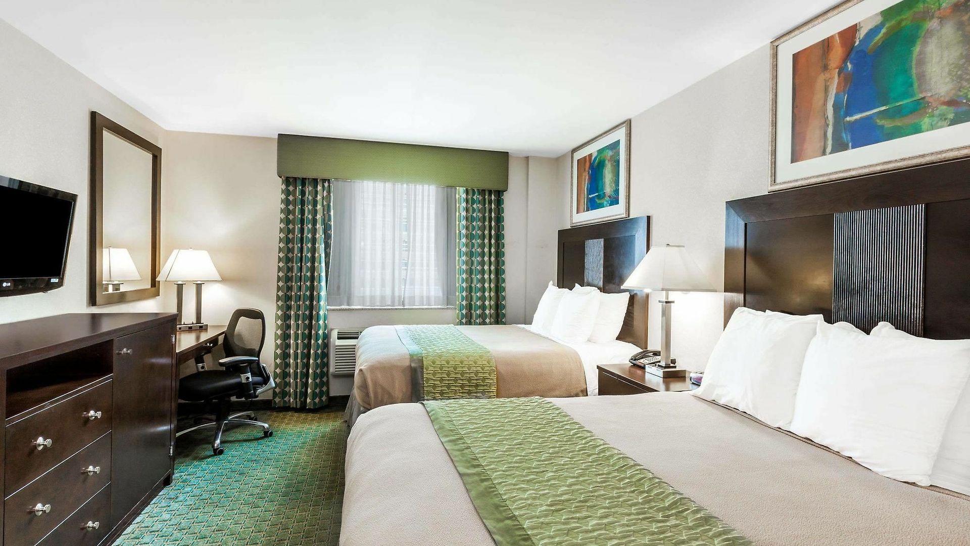 Royal Hotel 2*