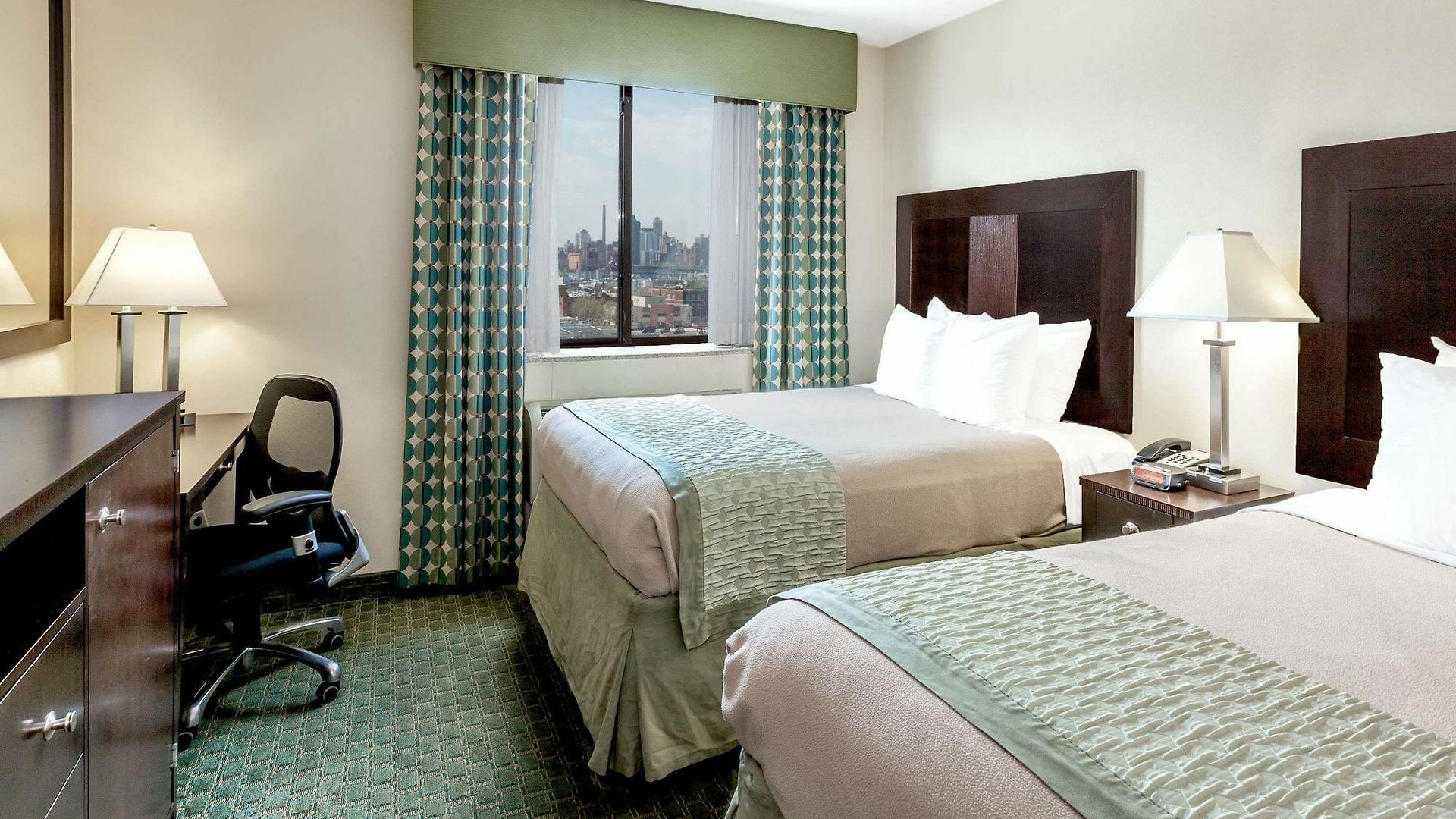 Royal Hotel 2*
