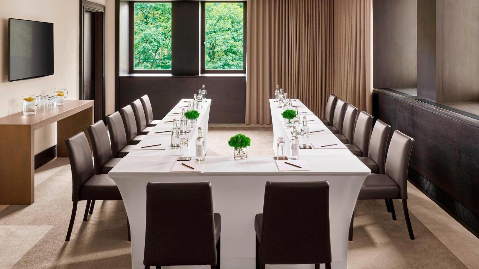 The Edition Hotel 5*