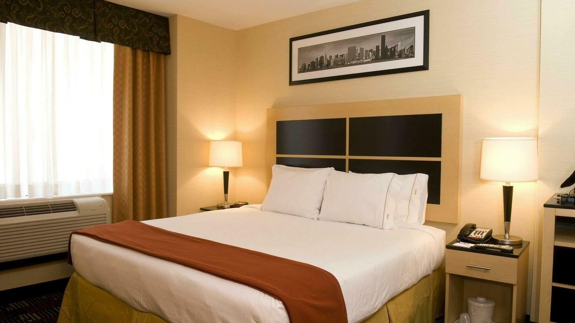 Hotel Express - Street By Ihg 3*