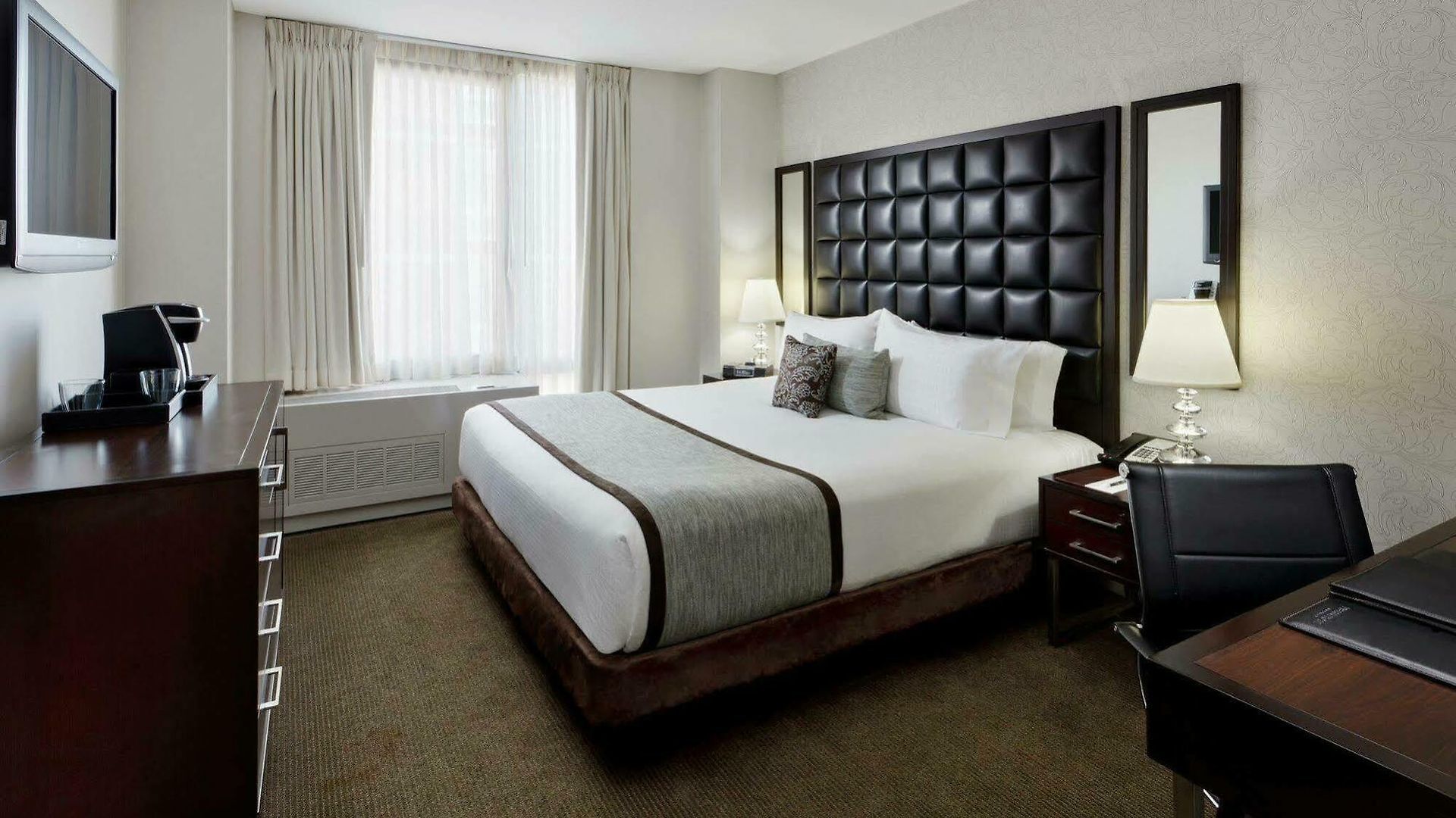 Distrikt City, Tapestry Collection By Hilton 4* New York